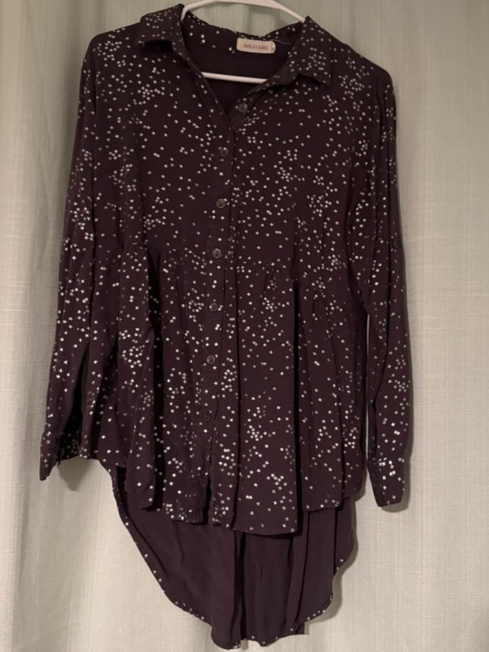 Solitaire Grey Button-Front Silver Star Print Blouse